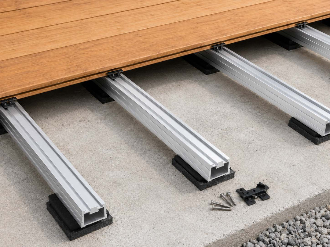 Erfahren Sie hier alles über die Montage von Bambusdielen auf der Unterkonstruktion aus Aluminium der große Ratgeber.