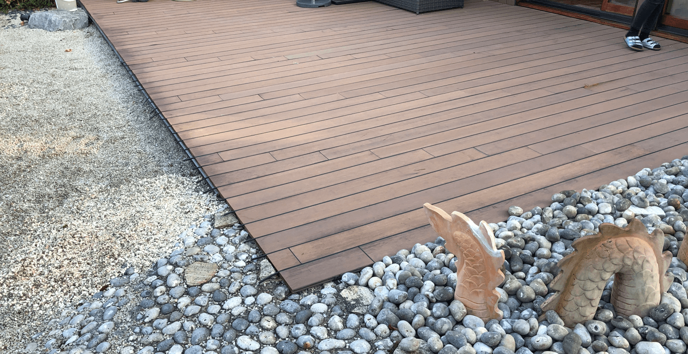 Eine_Terrasse_ohne_Hinterlueftung