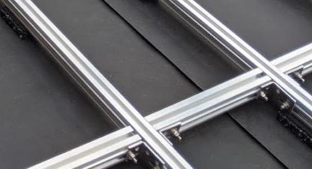 Montagebeispiel der Multiecke für die Aluminium-Unterkonstruktion.