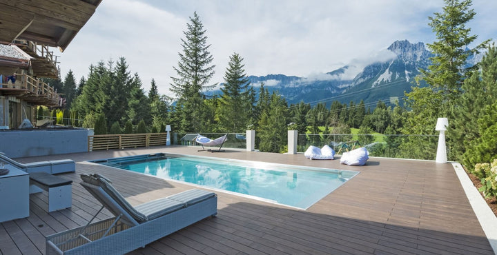 Terrasse aus Bambus Holguin Montagebeispiel Hotel Alpen.
